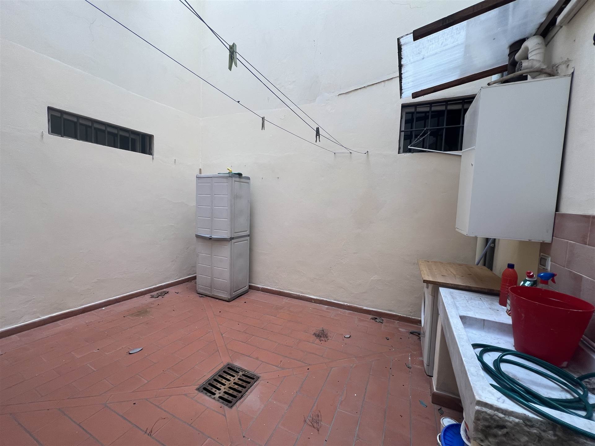 NEGOZIO in VENDITA a FIRENZE 